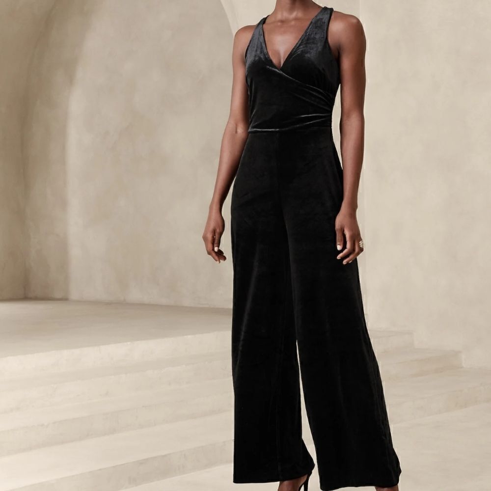 2233 NWT Banana Republic Factory VELVET JUMPSUIT Size Small